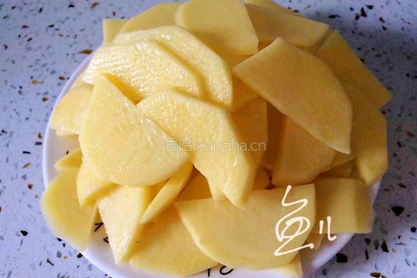 青椒胡萝卜土豆片的做法图解4