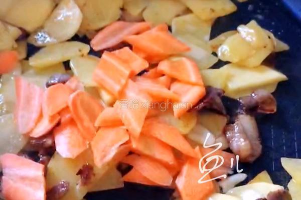 青椒胡萝卜土豆片的做法图解10