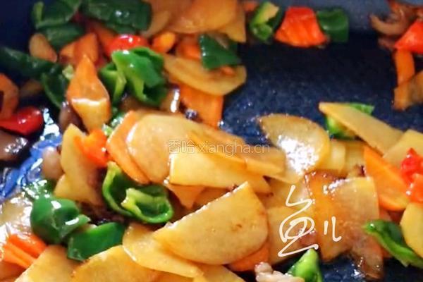 青椒胡萝卜土豆片的做法图解16