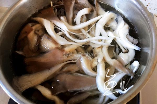 平菇炒鸡蛋的做法图解5