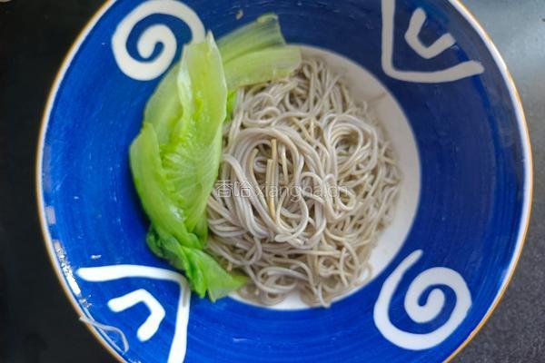 洋葱虾仁凉拌荞麦面的做法图解8