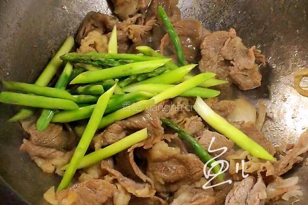 芦笋炒牛肉的做法图解12