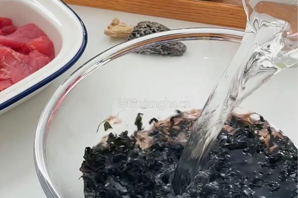 海带牛肉汤的做法图解1