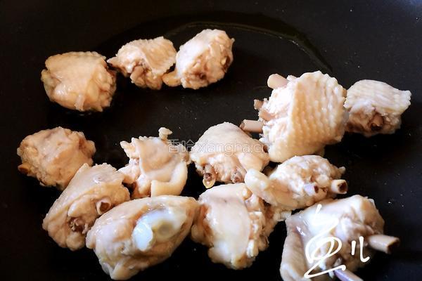 土豆炖鸡翅的做法图解7