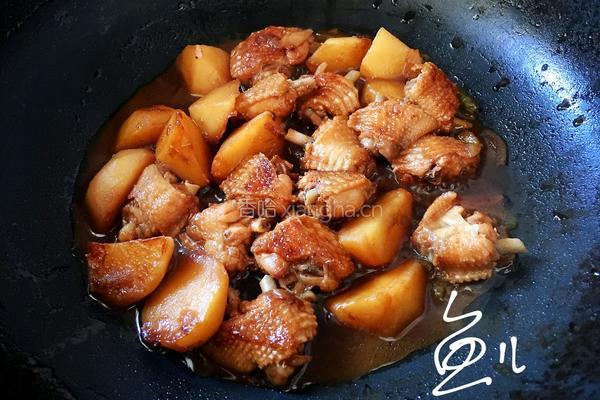 土豆炖鸡翅的做法图解16