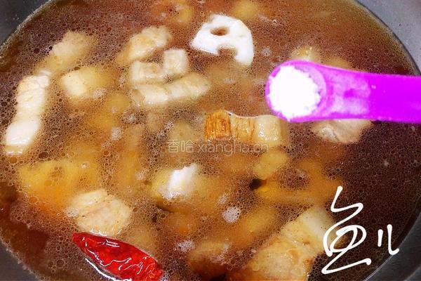 五花肉焖莲藕的做法图解11
