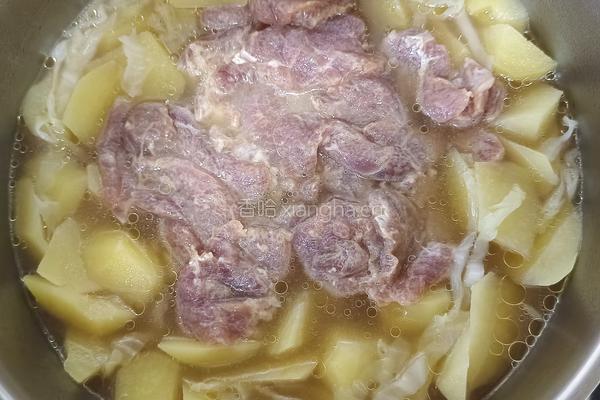 减脂餐土豆炖肉荞麦面 的做法图解6