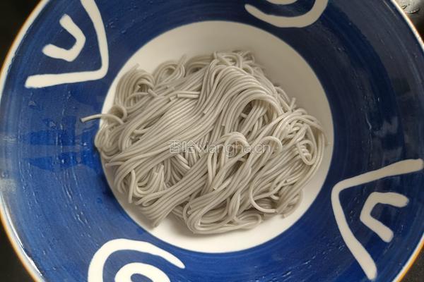 减脂餐土豆炖肉荞麦面 的做法图解9