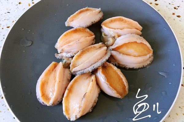 蒜蓉粉丝蒸鲍鱼的做法图解1