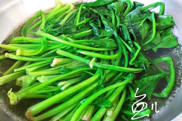 菠菜拌花生米的做法图解4