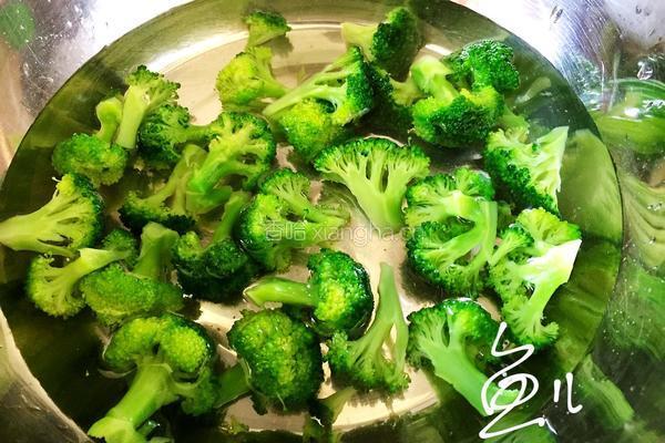 西兰花炒牛肉的做法图解11
