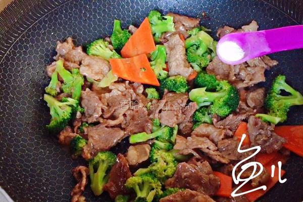 西兰花炒牛肉的做法图解18