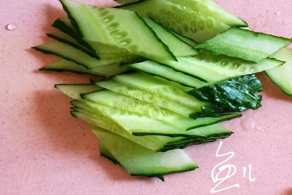 黄瓜鸡蛋炒木耳的做法图解4