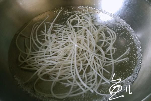 豆芽炒粉条的做法图解5