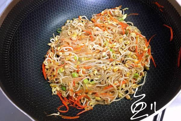 豆芽炒粉条的做法图解14