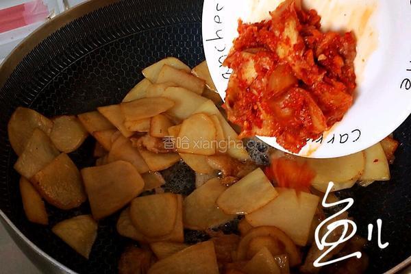 辣白菜土豆片的做法图解9