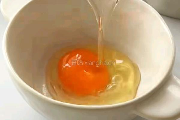 菠萝虾仁蛋炒饭的做法图解3