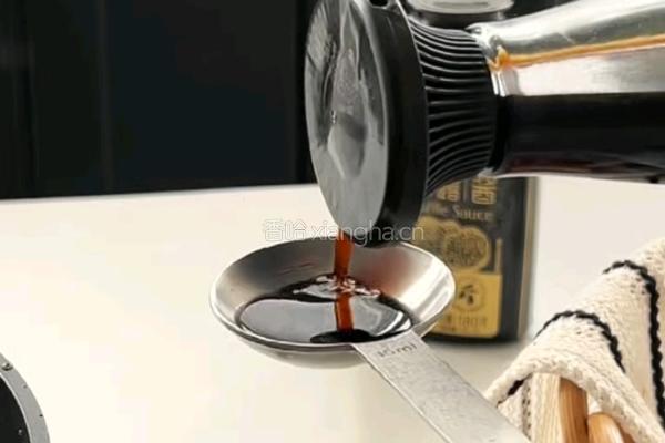 菠萝虾仁蛋炒饭的做法图解7