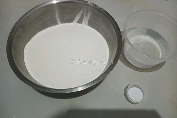 高筋面条的做法图解1