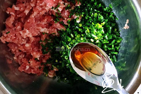 猪肉韭菜水饺的做法图解5