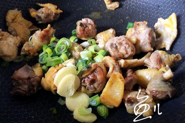 土豆炖鸡腿的做法图解8