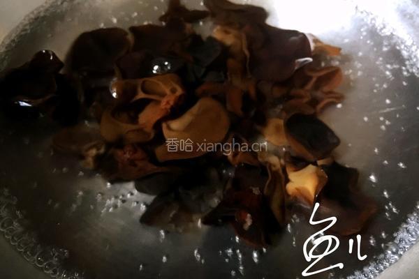芹菜木耳炒肉丝的做法图解3