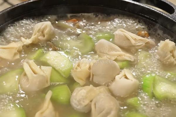 扇贝烧丝瓜馄饨的做法图解5