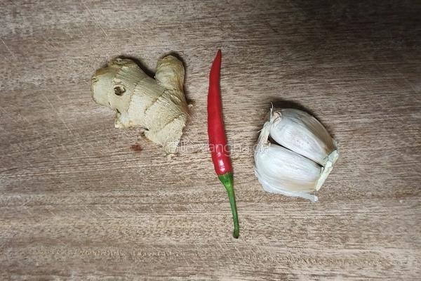 酸辣手撕包菜的做法图解2