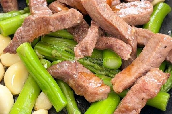 蒜香芦笋牛肉的做法图解7
