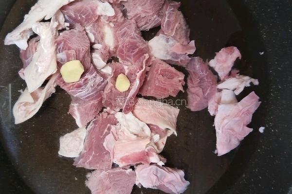 牛腩烩土豆的做法图解2