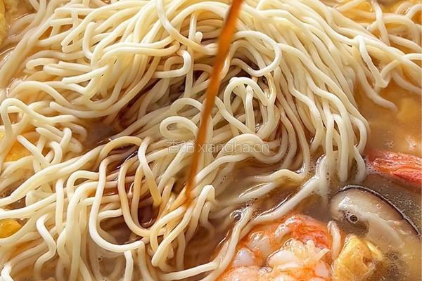 菌菇海鲜面的做法图解6