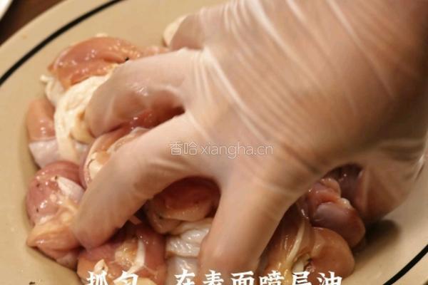 口蘑煎鸡肉的做法图解3