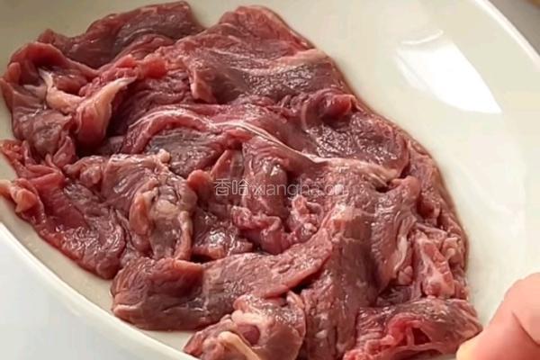 葱烧牛肉的做法图解1