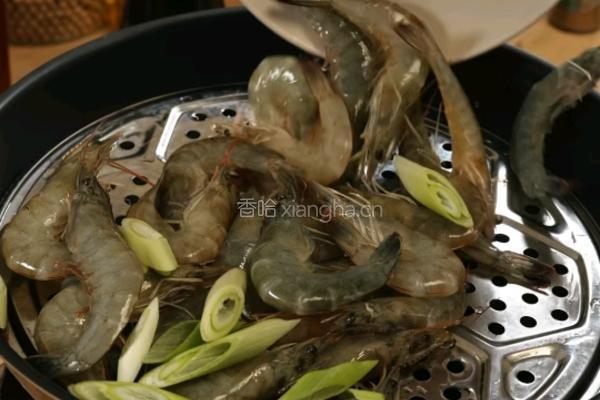 白灼大虾 三文鱼的做法图解1