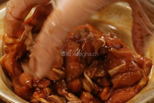 黑松露香菇鸡腿拌饭的做法图解2