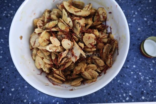 黄芪红花膏的做法图解3