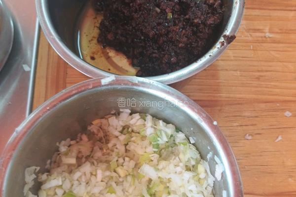 玉米面酱肉团子的做法图解3