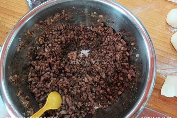 红豆包和蜜豆卷的做法图解3