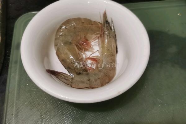 大虾胡萝卜米糊的做法图解1