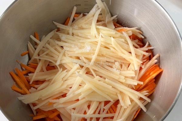 土豆虾仁三明治的做法图解2