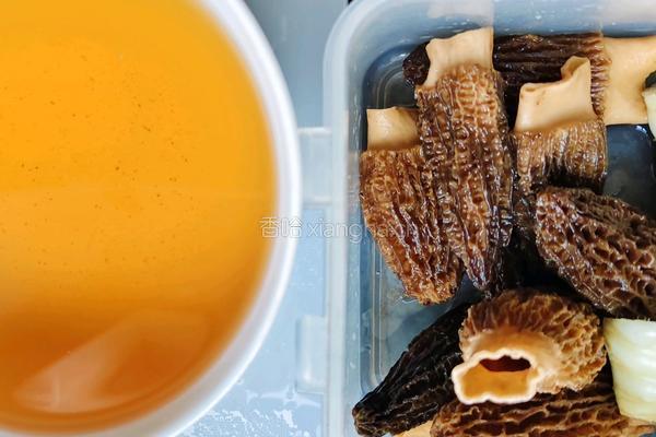 玉米排骨汤的做法图解2