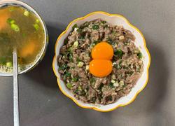 盐葱烘牛肉盖饭