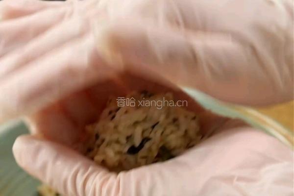 黑松露手鞠寿司球的做法图解3