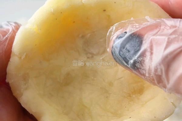 芝士鸡肉土豆塔的做法图解2
