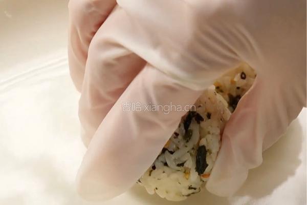 黑松露手鞠寿司球的做法图解2