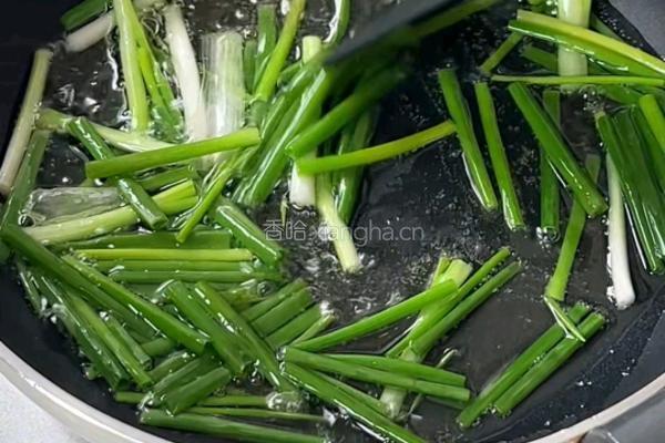 香煎葱油鸡的做法图解4