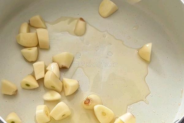 鲜翠三珍炒虾仁的做法图解5