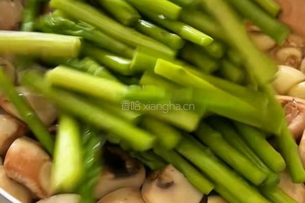 鲜翠三珍炒虾仁的做法图解7