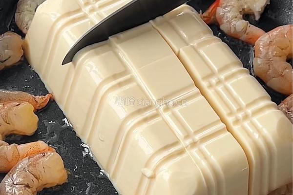 虾仁豆腐抱蛋的做法图解4