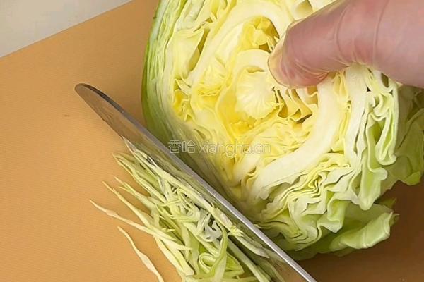 黑松露包菜鸡肉三明治的做法图解3